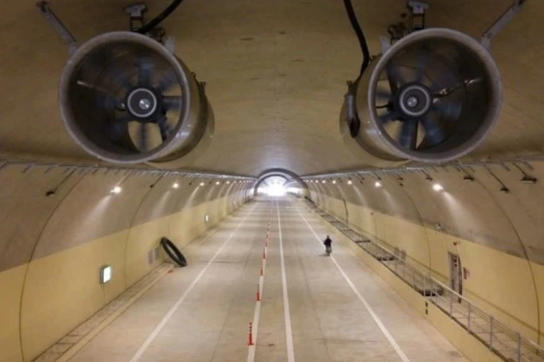 Bên trong hầm lớn nhất cả nước, tuyến cao tốc Quảng Ngãi - Hoài Nhơn