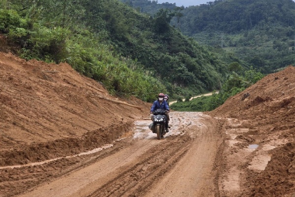 Công bố tình huống khẩn cấp do sụt lún, nguy cơ sạt lở ở xã Đắc Pring