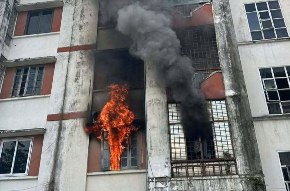 Cháy căn hộ chung cư