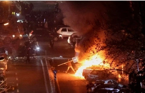 Iran bắt 140 người nước ngoài kích động biểu tình