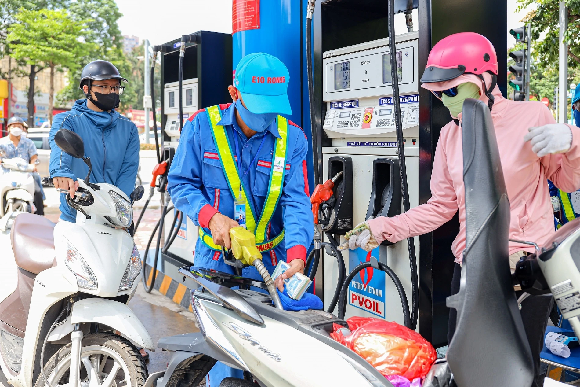 Thị trường xăng dầu Việt Nam có bị ảnh hưởng bởi chiến sự Trung Đông?