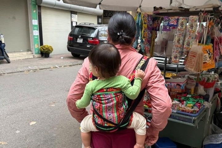 Giúp việc tặng chủ nhà ngan, bánh chưng, trăm quả trứng ngày 'ra mắt'