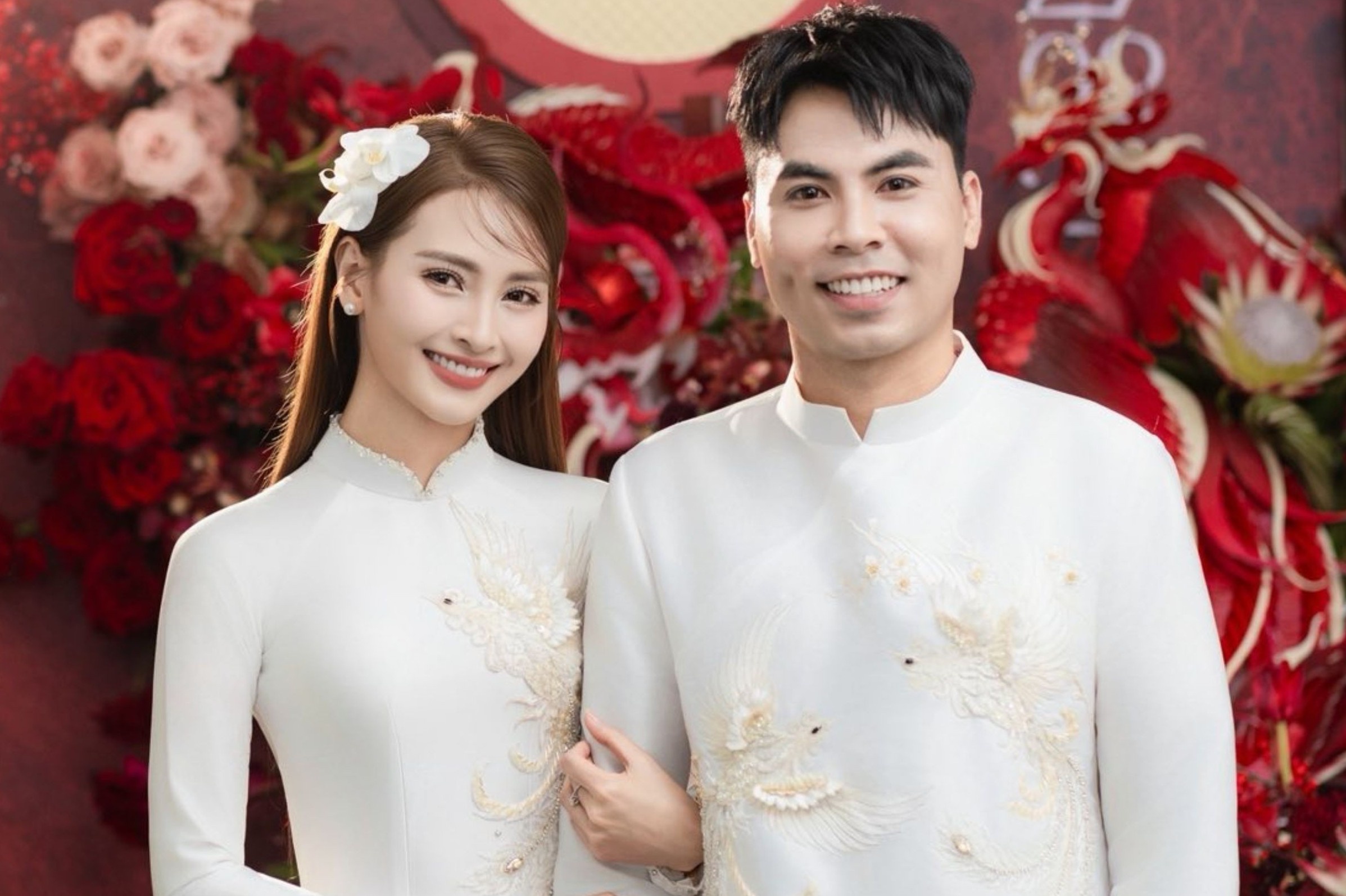 Đức Huy bênh vực vợ MC sau câu hỏi giá vàng gây tranh cãi