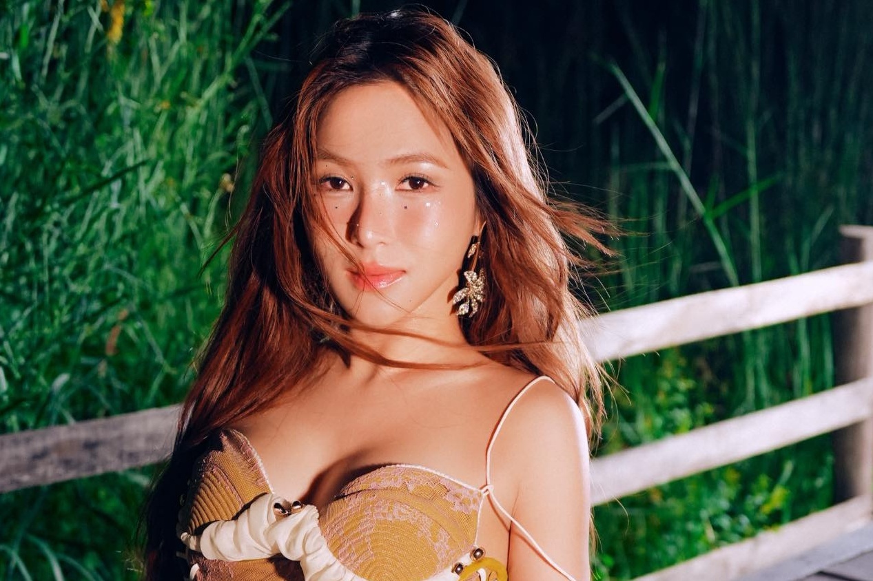 Hương Tràm nhận 'bão phẫn nộ'