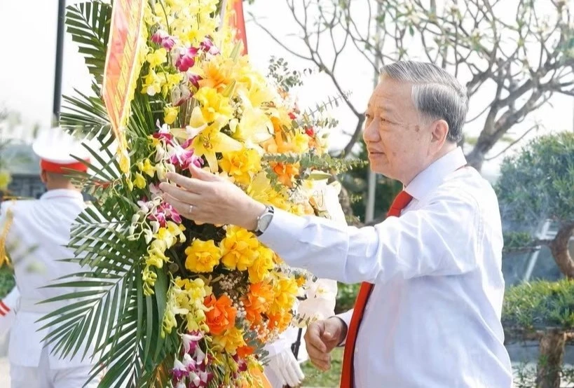 Tổng Bí thư, Chủ tịch nước dâng hương Tổng Bí thư Hà Huy Tập