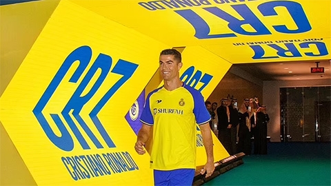 Ronaldo chưa thể ra mắt Al-Nassr vì án treo giò ở Anh