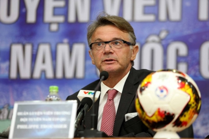 Lý do HLV Troussier chấp nhận mức lương bằng một nửa thời dẫn dắt U18 Việt Nam - 1
