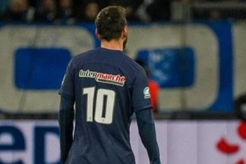 Messi mac ao so 10 anh 1