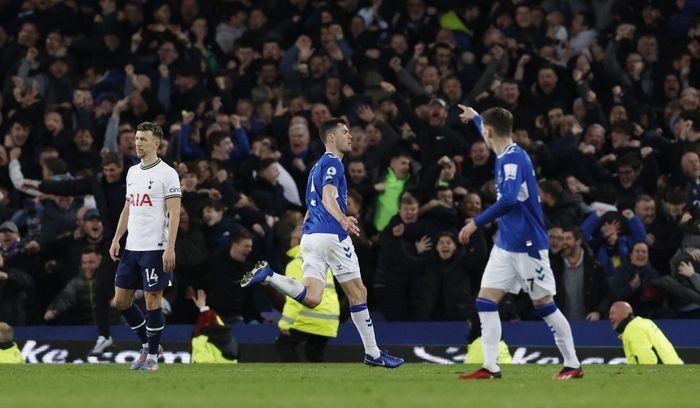 Everton gỡ hòa ở phút 90 (Ảnh: Reuters).